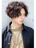 スパイラルウェーブミディアムマッシュ 前下がりセンターパート