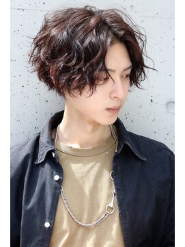 ネイビー(NAVY) スパイラルウェーブミディアムマッシュ 前下がりセンターパート