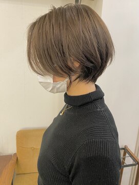 ベック ヘアサロン(BEKKU hair salon) アッシュグレーで柔らかさを☆丸み大人ショートボブ