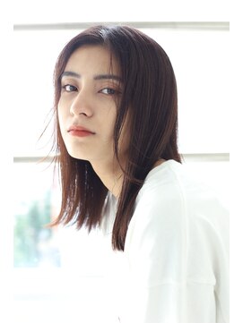 エクリ シセイドウ 麻布十番店(equri×SHISEIDO) 抜け感ニュアンスがお洒落なストレートスタイル