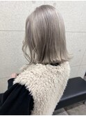 ホワイトグレージュ 透明感カラー 外ハネボブ ブリーチ 艶髪