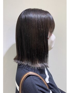 フィーユ(feey) ダークグレージュ　切りっぱなしボブ