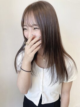 イル(ill) フェイスレイヤー 透明感アッシュベージュ ロングヘア