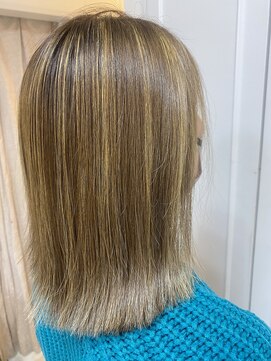 リアン(Lien) ベージュ×ハイライト