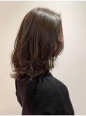 小顔大人可愛い透明感ダークカラーくびれヘアミディアムレイヤー
