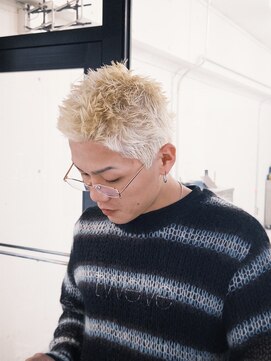 ウェルネス(Wellness) ブロンドスパイキーショート