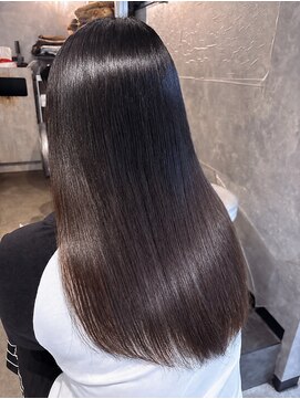 エルバイラビス 大宮(elu by lovis) 《あやね》縮毛矯正×最高級バイカルテトリートメント