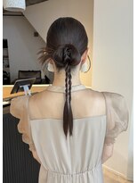 アヴェル 自由が丘(Avelle)&nbsp;編みおろしローシニヨン｜結婚式お呼ばれアレンジ