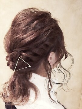 ユニーク(UniQ) 【UniQ】ルーズダウンポニー☆by中平