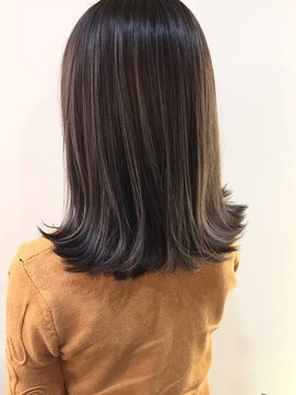 キアラ(Kchiara) バレイヤージュグラデーション/ホワイトグレイジュ/Kchiara