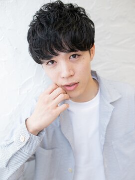 カモン(CAMON) メンズ黒髪×ツーブロック×ミニマッシュ×パーマ