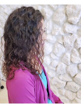 モアナ バイ ヘッドライト 沖縄東崎店(Moana by HEADLIGHT) スパイラルパーマ#イメチェン