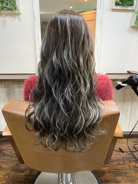 セルマ 自由が丘(selma est) くすみカラー＿オリーブアッシュ ＿オリーブベージュ