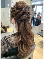 リラヘアー(Rela hair)&nbsp;巻き髪ハーフアップ