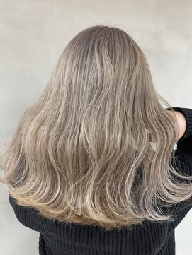 ラックスビー 鹿児島店(LUXBE) ホワイトブロンドカラー/ハイトーン/ミディアムヘア