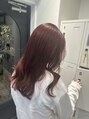 トロワエピ 表参道(Trois epis)&nbsp;目を惹くけど生活に溶け込むブリーチありのカシスレッド○