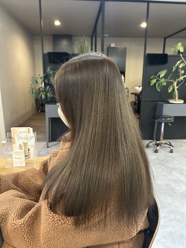 ナンバー(number+) 10代20代透明感カラーオリーブベージュ