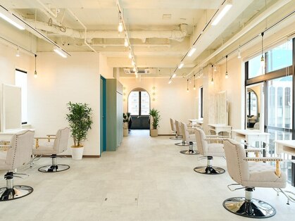 シシ 大宮(She 2.)の写真