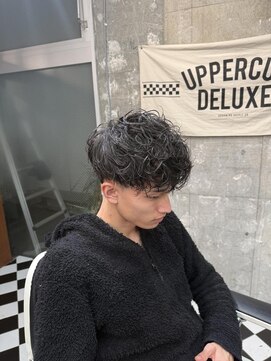 フランクス バーバー ウエストトウキョウ 吉祥寺店(FRANK’S BARBER WEST TOKYO) サーフカール刈り上げセンターパート波巻きツイストスパイラル