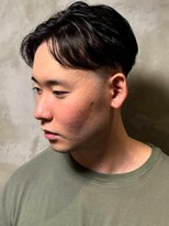 ディスイズバーバーサード(THIS IS BARBER 3rd)&nbsp;センターパート メンズミディアム ツーブロック ナチュラルヘア