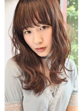 インビテーション(invitation) 【光に透ける透明感カラー】大人かわいい、ラフウェーブセミディ
