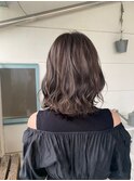 柔らかグレージュ