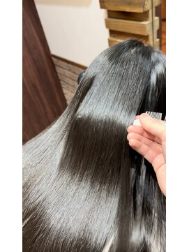 イイネ(iine) 黒髪ストレートロングヘア髪質改善トリートメント20代30代40代