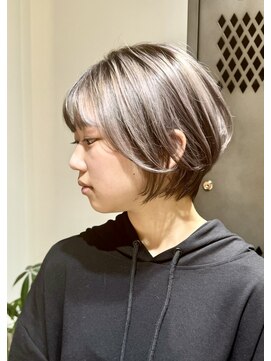 リフル 八王子(RIFULL) ハイライト　レイヤー ショートヘア　ボブ　くびれレイヤー