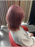 ピンクベージュ