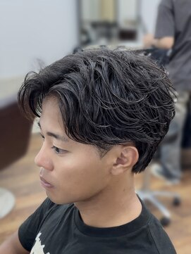 メルシー トータル ブランディング サロン(merci TOTAL BRANDING SALON) メンズフェザーパーマ　センターパートウルフヘアツイスパ波巻