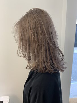 シキ 渋谷(siki) ハイトーン/ブリーチ/レイヤーカット/シアーカラー/渋谷/原宿