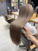 ラウル(Laulu)&nbsp;ミディアムヘア/暗めカラー/グランマッシュ/佐倉