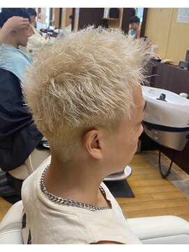 マキシム ナカイ(MAXIM NAKAI) メンズブロンドブリーチスパイキーショート刈り上げアップバング