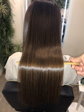 アールサロン アオヤマ(Rr SALON AOYAMA) プラチナミネコラストレート