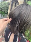 カーキグレージュ