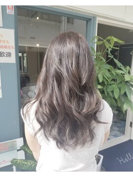 ホリデイズ(Holidays) 透明感バツグングレージュ