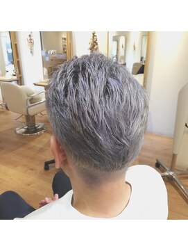 ネウィ 京橋(newi) 【uta*_girls】　satoko　ブリーチあり×シルバーカラー×透明感