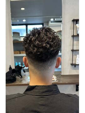 ダンク(DANK) 激渋スキンフェードスパイラルパーマ