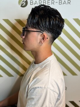 バーバーバー アカバネ(BARBER-BAR AKABANE) おしゃれメンズのコームオーバー毛流れヘア 黒髪短髪ビジネス#1