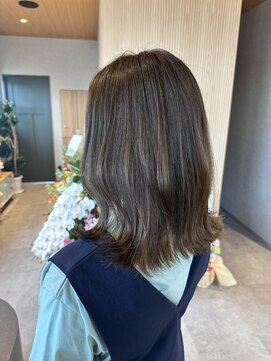 イェル(ELL.) 毛先までしっとりつや感☆大人ミディアムくびれボブ