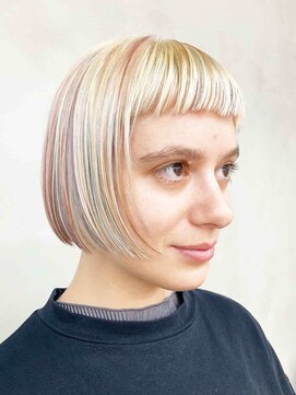 トオ(TOH) ブリーチオンカラーリングブロンドヘアーグレージュダブルカラー