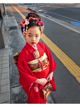 アンゼロ(UNZELO) 日本髪で七五三