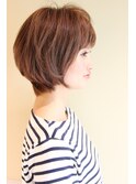 頭の形が綺麗に見えるスタイル・小顔ニュアンスショート