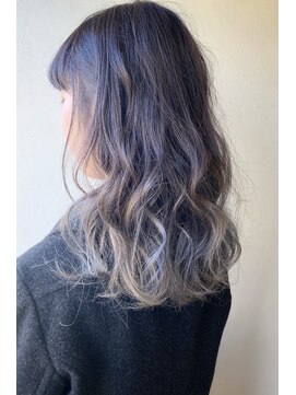 セルカ 高田馬場(CERCA) 外国人風ホワイトグレージュグラデーションカラー【高田馬場】