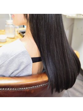 カミケン 方木田店(kamiken.) 潤い艶髪やわらか上品ストレート美髪美人【カミケン方木田店】