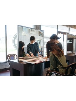 毛髪・骨格診断で髪質やダメージ、頭の形や骨格に似合わせたヘアスタイルをご提案をいたします