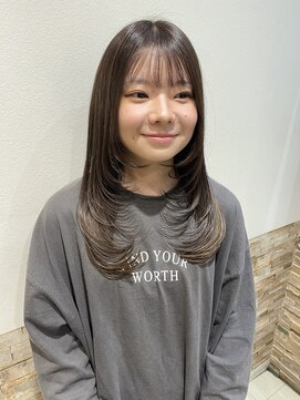 グレースバイハピネス(grace by happiness) 20代30代40代/レイヤーカット/アッシュカラー/グレージュカラー