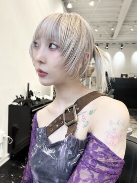 ココ 原宿(KOKO) ブロンド黒髪小顔クラゲヘアーオリーブグレーココアベージュ
