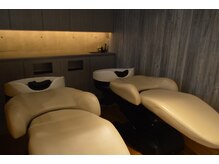 オーガスタ ヘア デザイン(Augusta hair design)の雰囲気（くつろげるシャンプー台 [大阪心斎橋/四ツ橋駅/新町/堀江］）