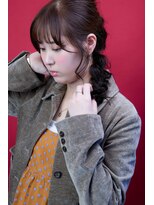 アンアタッシュ(UNE ATTACHE)&nbsp;Fluffy Greige｜大人可愛い透明感グレージュの秋アップスタイル